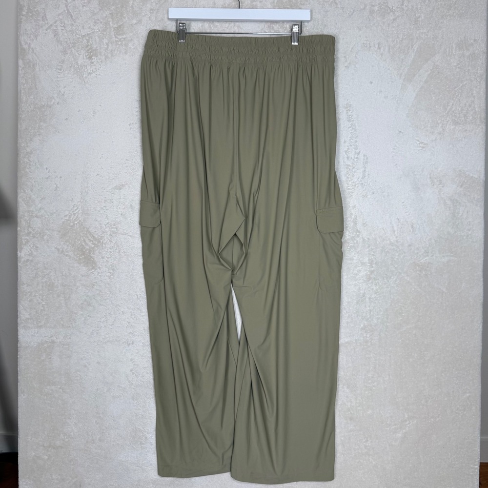 Old Navy SleekTech Go-Dry Cargo Pants XXL Wide Leg High Rise Stretch Hiking - Picture 2 of 7